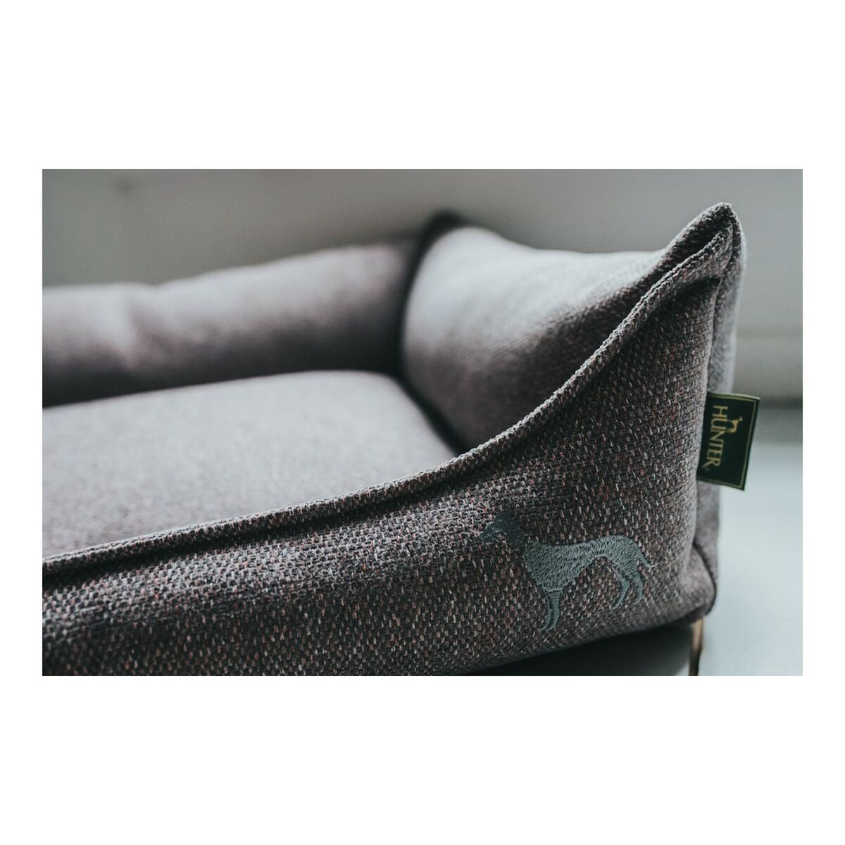 Luxury Dog Sofa Hunter Prag Pink 70 x 50 cm